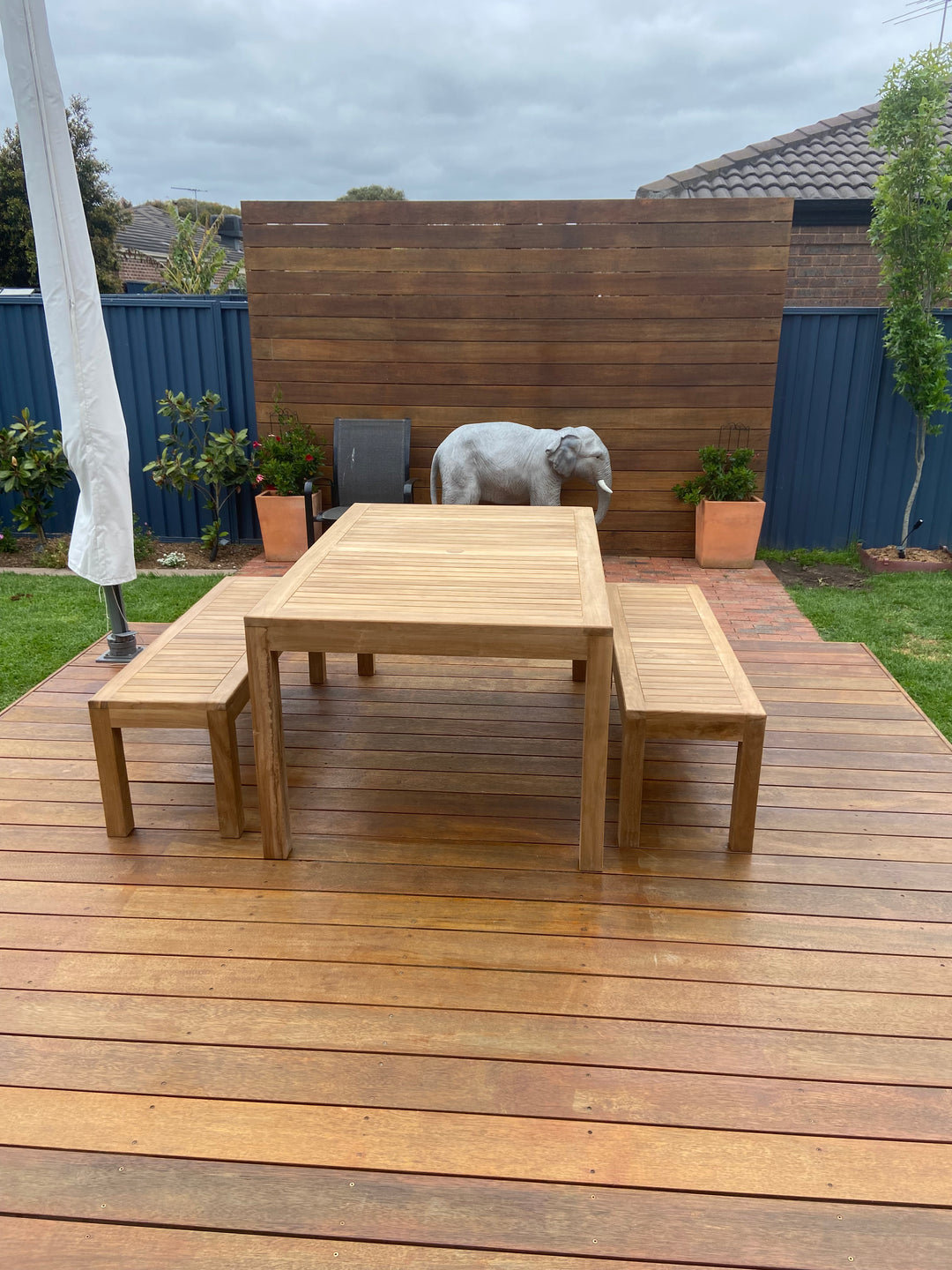 Deluxe Teak Dining Tables